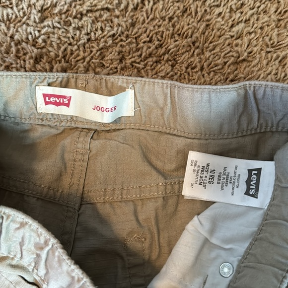 Levi’s size 10 khaki jogger pants. - Picture 2 of 2